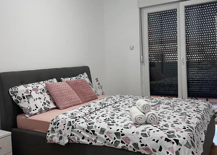 Dora Apartman